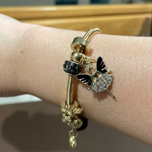 Accessories - Fashion gold Bracelet Jewelry